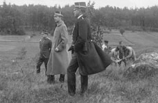 H.M. Kronprins Gustav Adolf besöker skjutskolan 1911