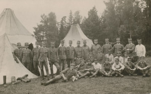 Övningskompaniet utanför tältlägret 1923. Bildkälla Sven Svensson